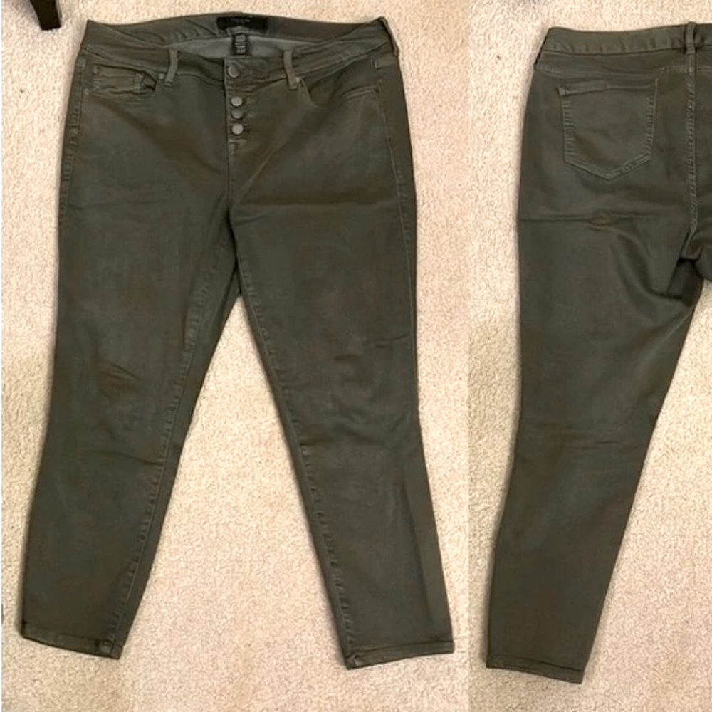 Torrid Olive 5 pocket button fly jegging, size 16 EUC